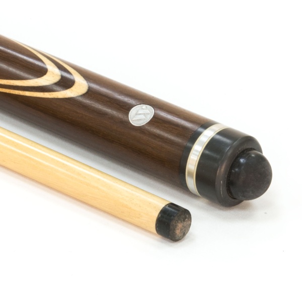 Двухсоставной бильярдный кий для русской пирамиды Weekend "Классика" (коричневый граб, граб) 13 запилов